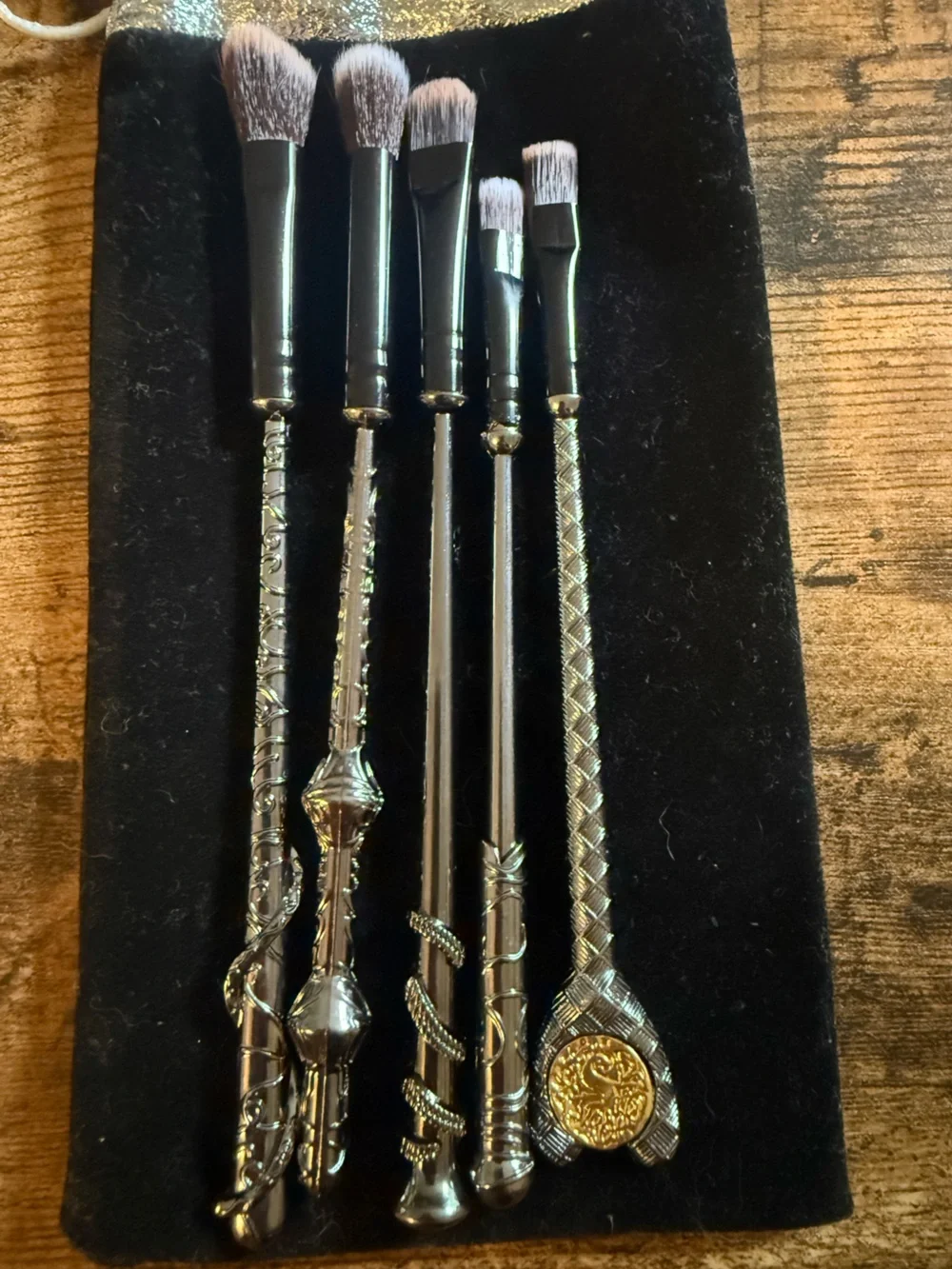 Storybook Cosmetics Silver Wand Makeup Brush Set
